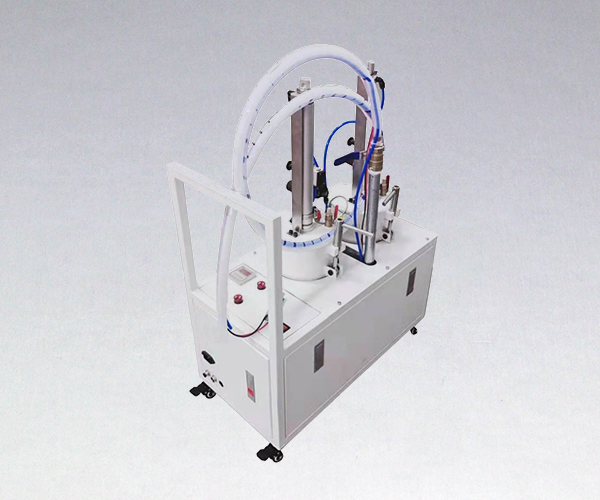 2.6L雙桶雙槍半包圍打膠機